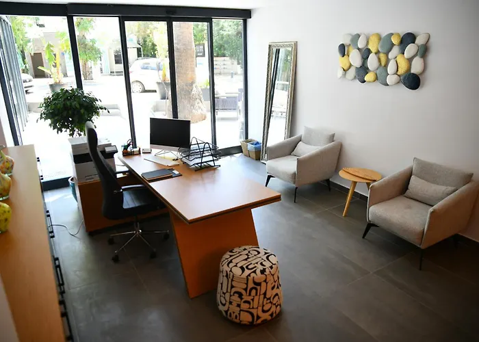 Myella Marina מלון